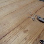 桐タンス修理、木地修理中の背板１
